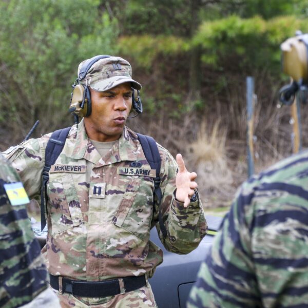 military advisors