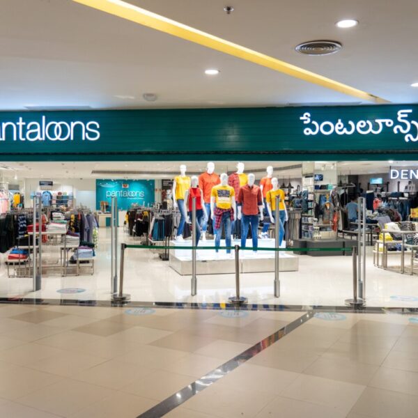Pantaloons Showroom
